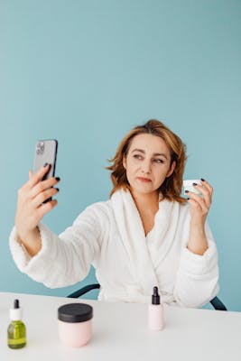 Kari, 30